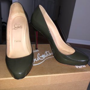Authentic Grey patent leather Christian Louboutin
